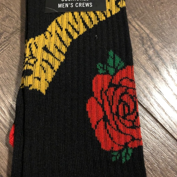(SALE 🚨) Tiger Rose Socks Steve Madden - Picture 2 of 3